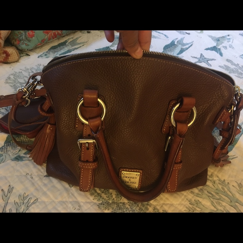 Dooney y bourke❌sold❌ - Picture 2 of 6